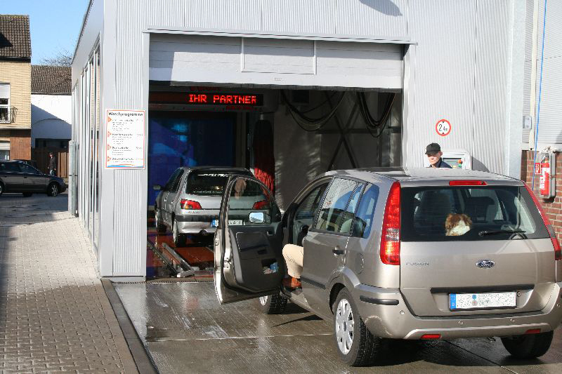 Tankstelle Mit Waschanlage In Der Nähe BFT Tankstelle